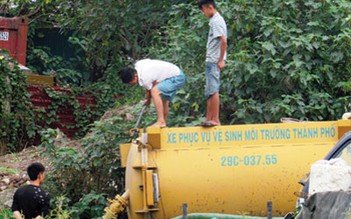 Xả chất thải xuống hồ